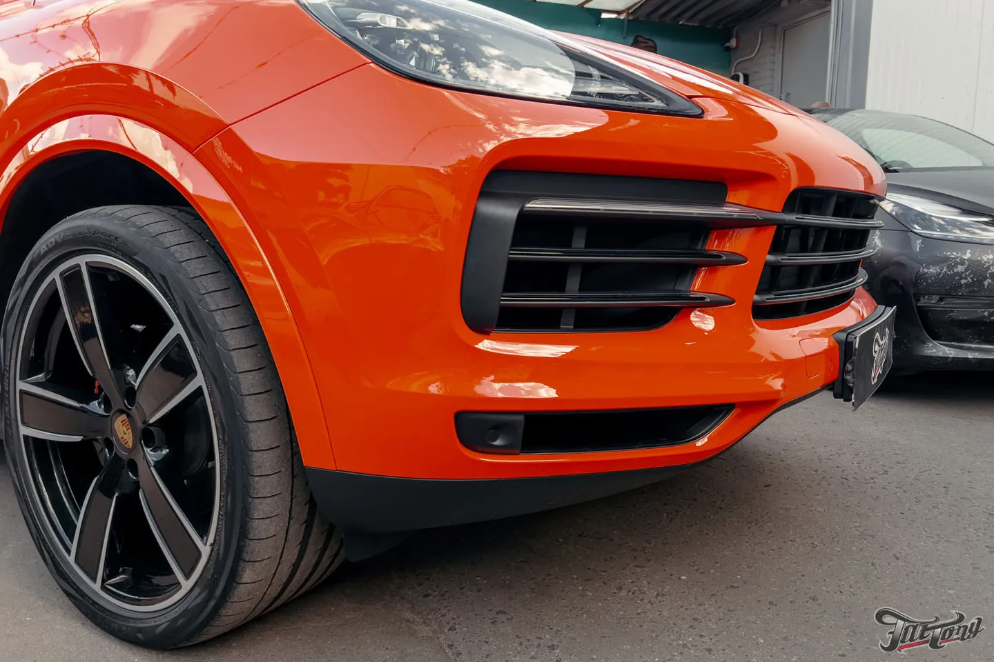 Удалили текстуру с деталей Porsche Cayenne и окрасили в цвет кузова!